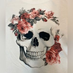 T-shirt, skull print, size M